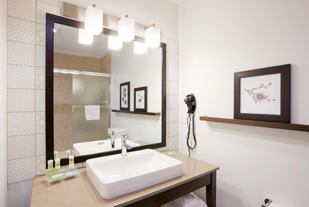 Country Inn & Suites By Radisson, Chippewa Falls, Wi Rum bild