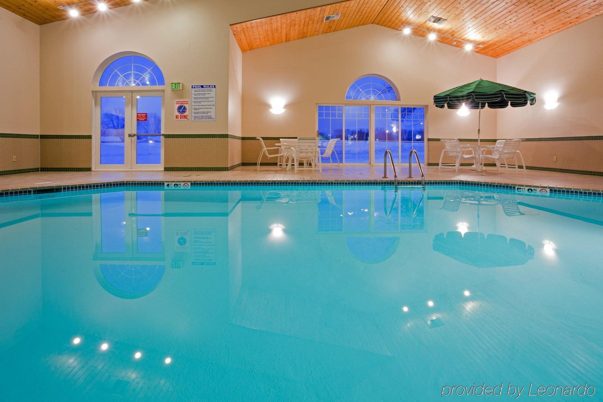 Country Inn & Suites By Radisson, Chippewa Falls, Wi Exteriör bild